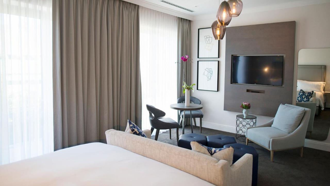 The Manor House At The Queen Victoria By Newmark 5*